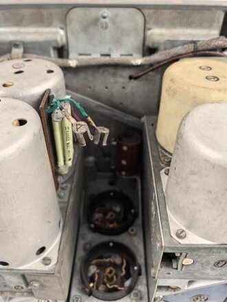 80 Watt Sender a  ( 80 W.S.a ) datiert 1944 ( für Panzerspähwagen und Schützenpanzer) Originallack, Funktion nicht geprüft