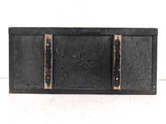 20 Watt Sender g ( 20 W.S.g) datiert 1944, Originallack, Funktion nicht geprüft. Mit  Deckel. Ungereinigtes Stück