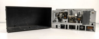 20 Watt Sender g ( 20 W.S.g) datiert 1944, Originallack, Funktion nicht geprüft. Mit  Deckel. Ungereinigtes Stück