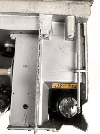 20 Watt Sender g ( 20 W.S.g) datiert 1944, Originallack, Funktion nicht geprüft. Mit  Deckel. Ungereinigtes Stück