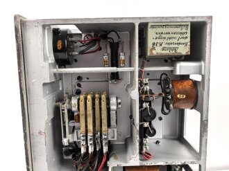 20 Watt Sender g ( 20 W.S.g) datiert 1944, Originallack, Funktion nicht geprüft. Mit  Deckel. Ungereinigtes Stück