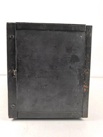 20 Watt Sender g ( 20 W.S.g) datiert 1944, Originallack, Funktion nicht geprüft. Mit  Deckel. Ungereinigtes Stück