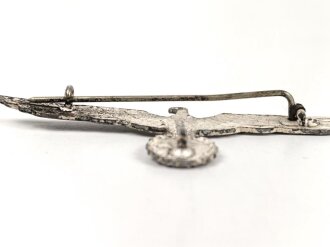 Heer, Brustadler für Offiziere. Metallausführung für die weisse Sommerfeldbluse, Kanten und Hakenkreuz poliert