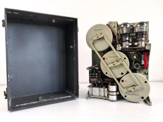 Telefunken 5 Watt Sender / 24b - 104 datiert 1937. Originallack, Funktion nicht geprüft. Seltenes Gerät