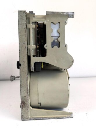 Telefunken 5 Watt Sender / 24b - 104 datiert 1937. Originallack, Funktion nicht geprüft. Seltenes Gerät