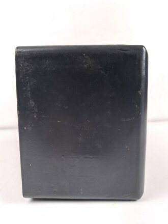 Funksprechgerät f ( Fusprech f. ) datiert 1944. Bordfunkgerät in Panzerspähwagen. Originallack, zum kleinen Teil beilackiert. Funktion nicht geprüft
