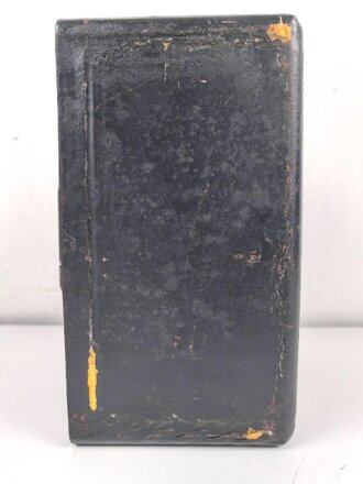 Funksprechgerät f ( Fusprech f. ) datiert 1944. Bordfunkgerät in Panzerspähwagen. Originallack, zum kleinen Teil beilackiert. Funktion nicht geprüft