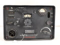 Funksprechgerät f ( Fusprech f. ) datiert 1944. Bordfunkgerät in Panzerspähwagen. Originallack, zum kleinen Teil beilackiert. Funktion nicht geprüft