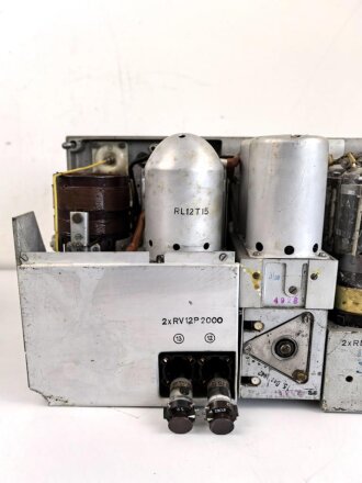 30 Watt Sender a datiert 1940 ( Panzerfunk ) Frontplatte Originallack, Gehäuse alt überlackiert, Funktion nicht geprüft