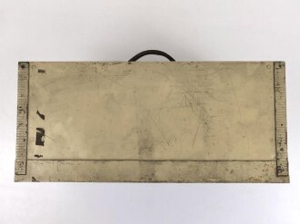 30 Watt Sender a datiert 1940 ( Panzerfunk ) Frontplatte Originallack, Gehäuse alt überlackiert, Funktion nicht geprüft