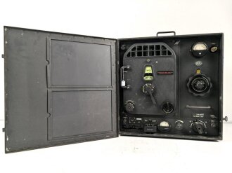 100 Watt Sender Wehrmacht datiert 1944. Originallack, mit...
