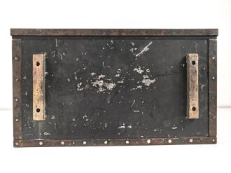 100 Watt Sender Wehrmacht datiert 1944. Originallack, mit nummerngleichem Deckel. Funktion nicht geprüft
