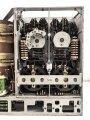 100 Watt Sender Wehrmacht datiert 1944. Originallack, mit nummerngleichem Deckel. Funktion nicht geprüft