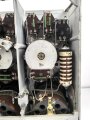 100 Watt Sender Wehrmacht datiert 1944. Originallack, mit nummerngleichem Deckel. Funktion nicht geprüft