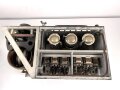 100 Watt Sender Wehrmacht datiert 1944. Originallack, mit nummerngleichem Deckel. Funktion nicht geprüft