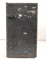 100 Watt Sender Wehrmacht datiert 1944. Originallack, mit nummerngleichem Deckel. Funktion nicht geprüft