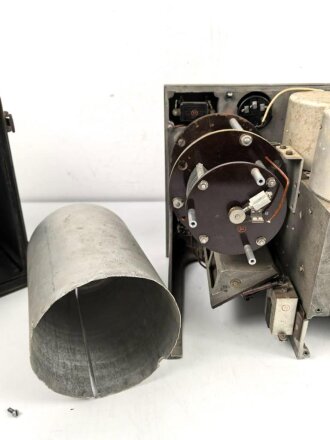 30 Watt Sender / 24 - 120 datiert 1937 ( Panzerfunk ) Originallack, seltenes, frühes Gerät, Funktion nicht geprüft