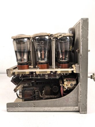 30 Watt Sender / 24 - 120 datiert 1937 ( Panzerfunk ) Originallack, seltenes, frühes Gerät, Funktion nicht geprüft