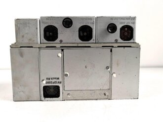 Funksprechgerät f ( Fusprech d. ) datiert 1941. Bordfunkgerät in Panzerspähwagen. Originallack, in Gehäuse eines "f". Funktion nicht geprüft