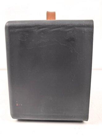 Funksprechgerät f ( Fusprech d. ) datiert 1941. Bordfunkgerät in Panzerspähwagen. Originallack, in Gehäuse eines "f". Funktion nicht geprüft