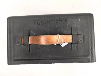 Funksprechgerät f ( Fusprech d. ) datiert 1941. Bordfunkgerät in Panzerspähwagen. Originallack, in Gehäuse eines "f". Funktion nicht geprüft
