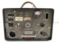 Funksprechgerät f ( Fusprech d. ) datiert 1941. Bordfunkgerät in Panzerspähwagen. Originallack, in Gehäuse eines "f". Funktion nicht geprüft