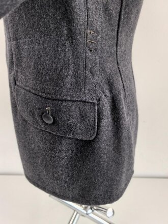 Luftwaffe, Division " Hermann Göring" Fliegerbluse für einen Obergefreiten. Sehr guter Zustand, die Effekten original vernäht, lediglich die vordere Knopfreihe wurde unsachgemäß versetzt.