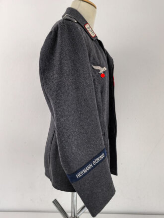 Luftwaffe, Division " Hermann Göring" Fliegerbluse für einen Obergefreiten. Sehr guter Zustand, die Effekten original vernäht, lediglich die vordere Knopfreihe wurde unsachgemäß versetzt.