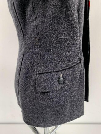 Luftwaffe, Division " Hermann Göring" Fliegerbluse für einen Obergefreiten. Sehr guter Zustand, die Effekten original vernäht, lediglich die vordere Knopfreihe wurde unsachgemäß versetzt.