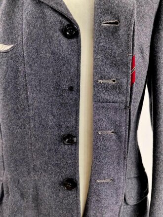 Luftwaffe, Division " Hermann Göring" Fliegerbluse für einen Obergefreiten. Sehr guter Zustand, die Effekten original vernäht, lediglich die vordere Knopfreihe wurde unsachgemäß versetzt.