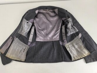 Luftwaffe, Division " Hermann Göring" Fliegerbluse für einen Obergefreiten. Sehr guter Zustand, die Effekten original vernäht, lediglich die vordere Knopfreihe wurde unsachgemäß versetzt.