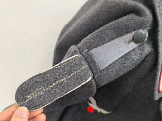 Luftwaffe, Division " Hermann Göring" Fliegerbluse für einen Obergefreiten. Sehr guter Zustand, die Effekten original vernäht, lediglich die vordere Knopfreihe wurde unsachgemäß versetzt.