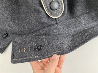 Luftwaffe, Division " Hermann Göring" Fliegerbluse für einen Obergefreiten. Sehr guter Zustand, die Effekten original vernäht, lediglich die vordere Knopfreihe wurde unsachgemäß versetzt.