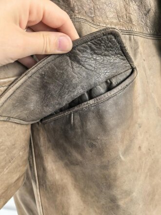 Leder Mantel wie Wehrmacht. Eventuell Eigentumstück ? Guter Gesamtzustand