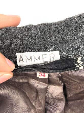 Grauer Tuchmantel, wohl für Angehörige des Roten Kreuz. Alter unbekannt, guter Gesamtzustand