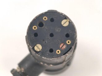 Steckverbindung für Frequenzprüfgeräte der Wehrmacht. Leichtmetall, guter Zustand, Originallack, Funktion nicht geprüft