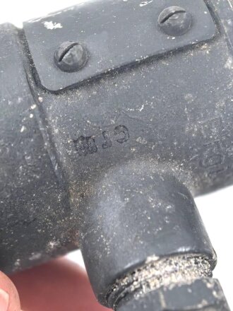 Steckverbindung für Frequenzprüfgeräte der Wehrmacht. Leichtmetall, guter Zustand, Originallack, Funktion nicht geprüft