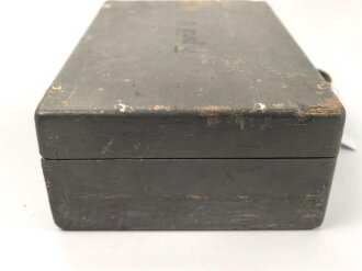 Transportkasten zum Frequenzprüfgerät b der Wehrmacht. Originallack, , vollständige Inneneinteilung