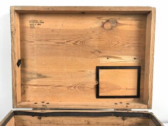 Luftwaffe, Zubehörkasten Steckmast Ln 20460. Originallack, Maße 48 x 67 x 26cm