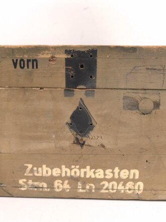 Luftwaffe, Zubehörkasten Steckmast Ln 20460. Originallack, Maße 48 x 67 x 26cm