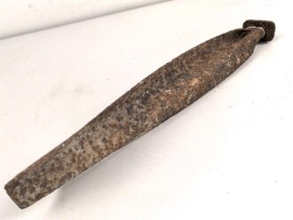 Bodenanker für Abspannung Kurbelmast / Steckmast der Wehrmacht. Gesamtlänge 51cm. Ungereinigtes, narbiges Stücj