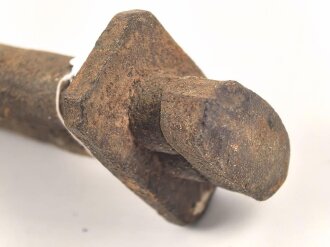 Bodenanker für Abspannung Kurbelmast / Steckmast der Wehrmacht. Gesamtlänge 51cm. Ungereinigtes, narbiges Stücj