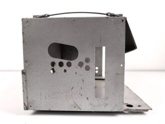 Gehäuse für Luft-Boden Einheitsempfänger E52 " Köln" der Luftwaffe. Neuzeitlich überlackiert
