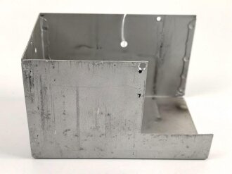Abschirmblech zur Baugruppe zum Luft-Boden Einheitsempfänger E52 a " Köln" der Luftwaffe.