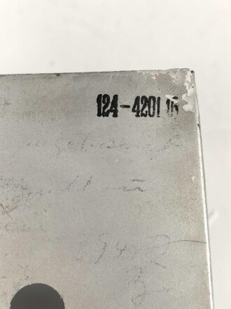 Abschirmblech zur Baugruppe zum Luft-Boden Einheitsempfänger E52 a " Köln" der Luftwaffe.