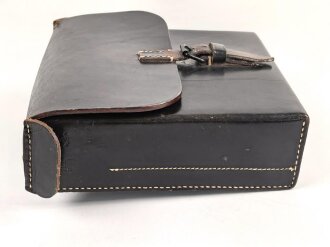 Werkzeugtasche für Angehörige der Nachrichtentruppe. Wohl ungetragenes Stück, datiert 1941