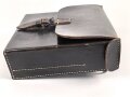 Werkzeugtasche für Angehörige der Nachrichtentruppe. Wohl ungetragenes Stück, datiert 1941