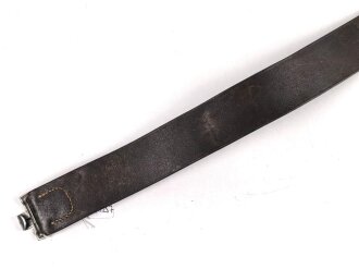 Luftwaffe , Koppel für Mannschaften. Aluminiumschloss mit Lederzunge von 1938. Zugehöriger, ungeschwärzter Koppelriemen, ebenfalls von 1938. Gesamtlänge 102cm
