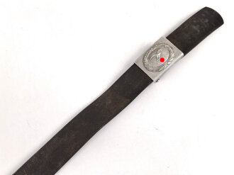 Luftwaffe , Koppel für Mannschaften. Aluminiumschloss mit Lederzunge von 1938. Zugehöriger, ungeschwärzter Koppelriemen, ebenfalls von 1938. Gesamtlänge 102cm