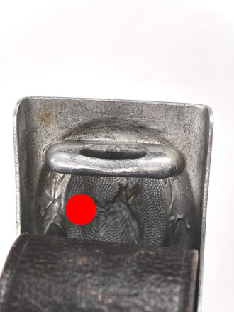 Luftwaffe , Koppel für Mannschaften. Aluminiumschloss mit Lederzunge von 1938. Zugehöriger, ungeschwärzter Koppelriemen, ebenfalls von 1938. Gesamtlänge 102cm